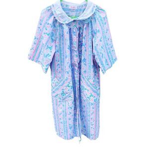 Smart Time size XL made in USA  Union tag snap front robe.